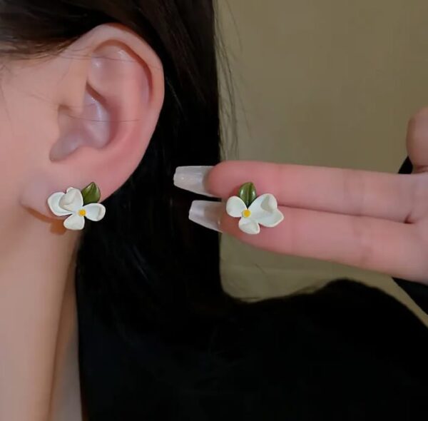 Mini Petal Earring